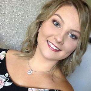 Meet your Posher, Elma